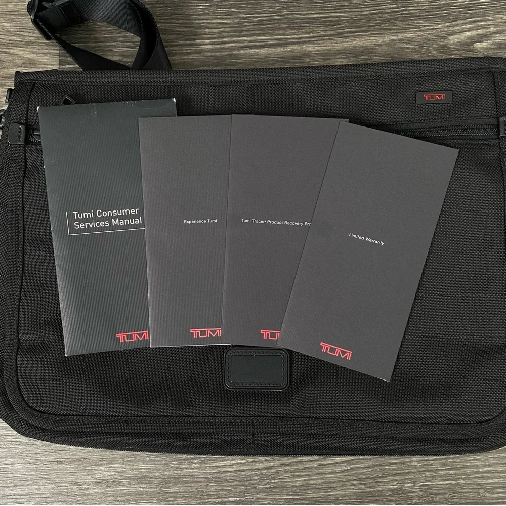 Tumi Alpha Slim Expandable Messenger Bag Black Ballistic Nylon Flip Over 22177DH